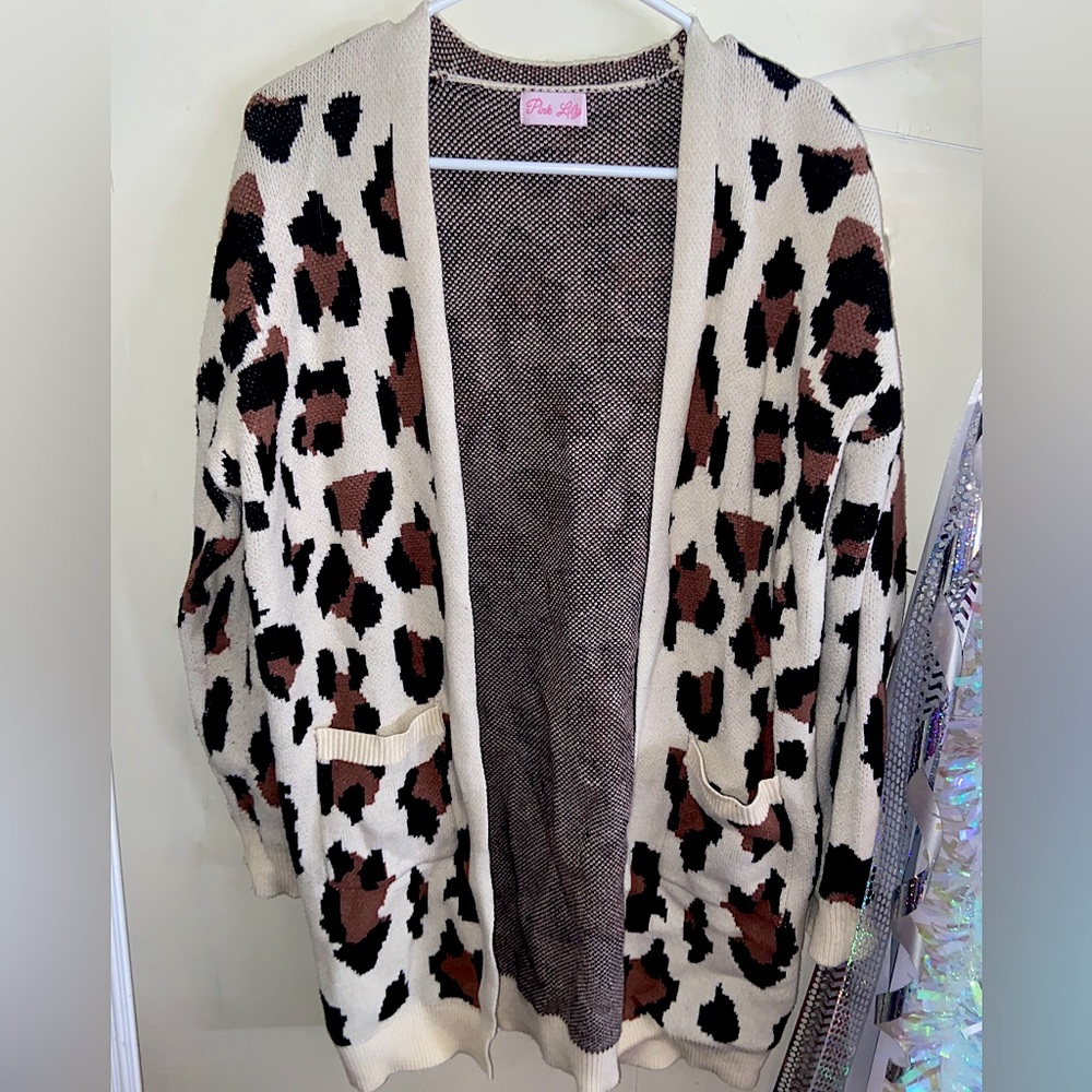 Pink lily Cheetah print cardigan🐆